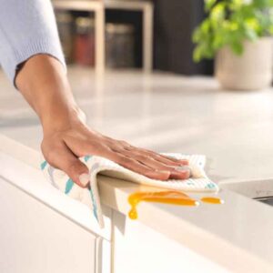 Ściereczka uniwersalna z enzymami Vileda Pro Clean 4 szt. - Wysoka chłonność